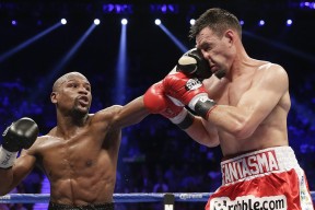 米乐活动中心-王者归来！穆古鲁扎引爆安联球场，首秀破纪录惊艳全场